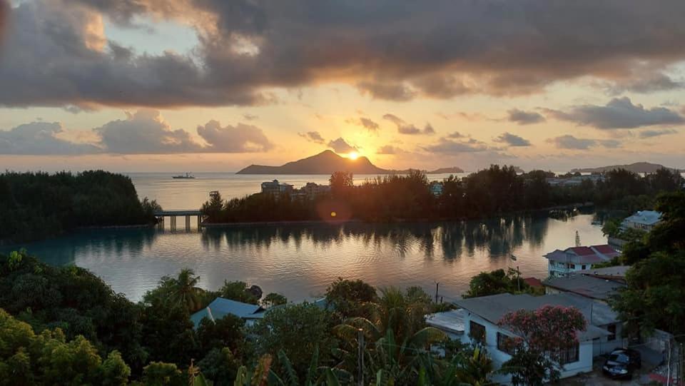 דירות ויקטוריה Hibiscus House Seychelles Self Catering מראה חיצוני תמונה