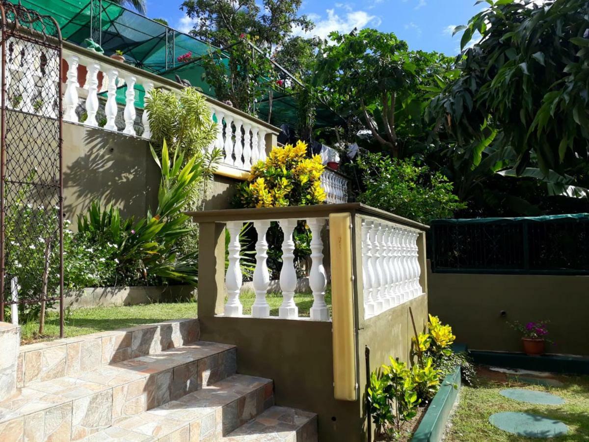 דירות ויקטוריה Hibiscus House Seychelles Self Catering מראה חיצוני תמונה